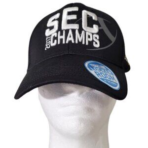 TOP OF THE WORLD Black Georgia Bulldogs 2017 SEC Champions Locker Room Hat - OS
